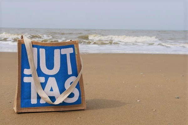 juttas op strand 600x400